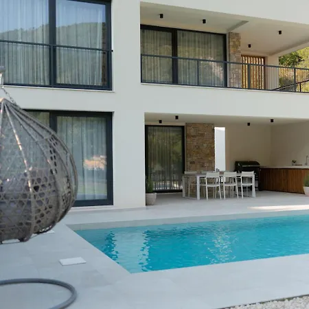 Villa B-bunica Retreat *