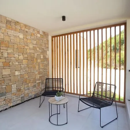 B-bunica Retreat Villa