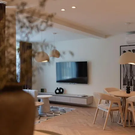 B-bunica Retreat Villa