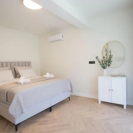 Villa B-bunica Retreat *