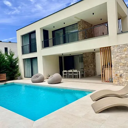 B-bunica Retreat
